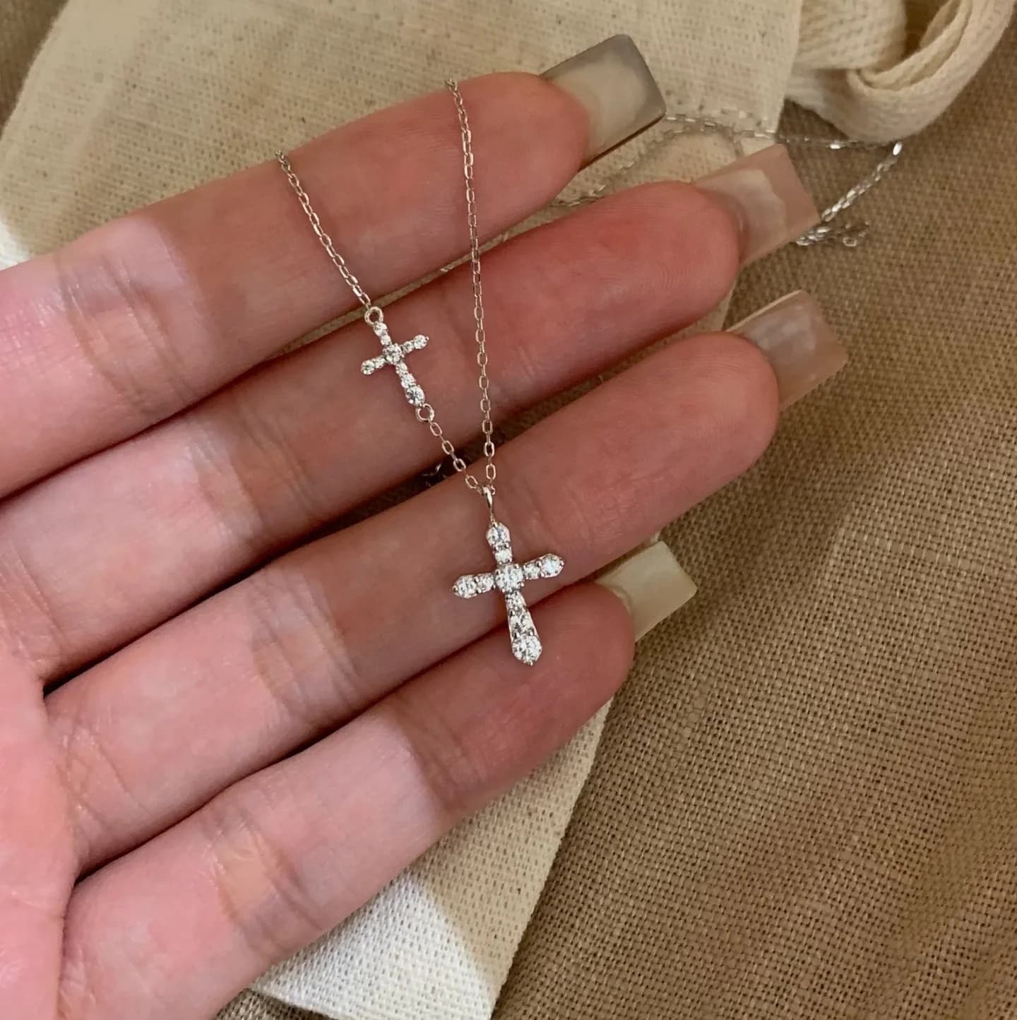 Korean Fashion Rhinestone Cross Pendant Necklace For Women Exquisite Classic Zircon Cross Choker Chain Office Party Jewelry Gift