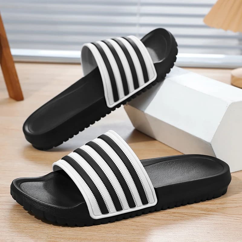 2025 New Sandals for Men and Women Slip-On Internet Celebrity Soft Sole Outerwear Couple Beach Home Sandals and Slippers