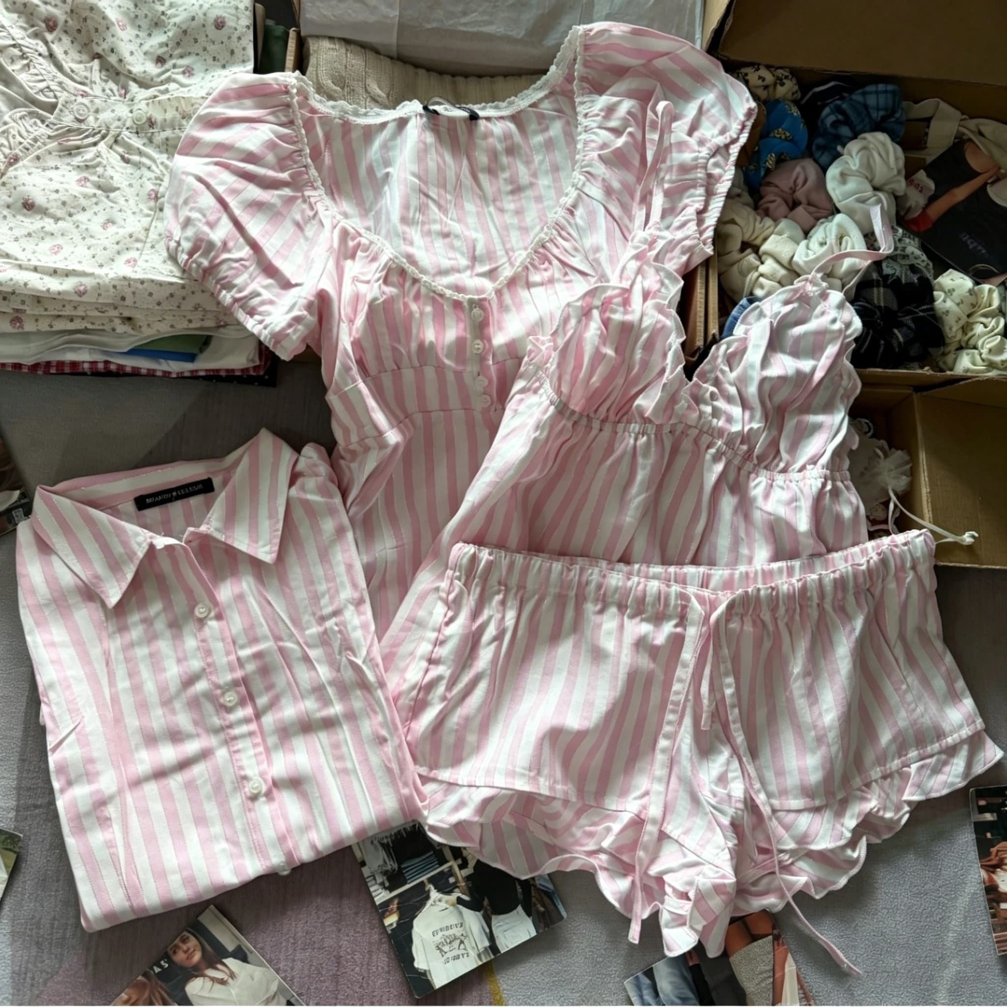 Magliette a maniche a sbuffo a righe rosa da donna, camicette semplici, graziose e versatili con maniche corte, top dolci in stile preppy, t-shirt carine Y2K