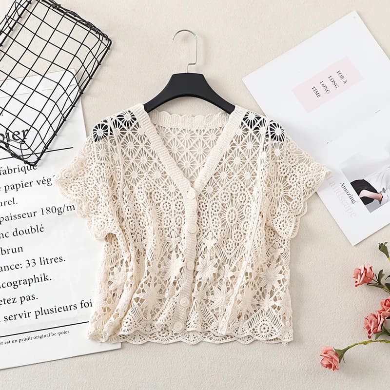 Boho Crochet Top in maglia Manica corta Button-up Camicetta trasparente traforata Donna Teen-girl Summer Fairycore Vacation Outfit