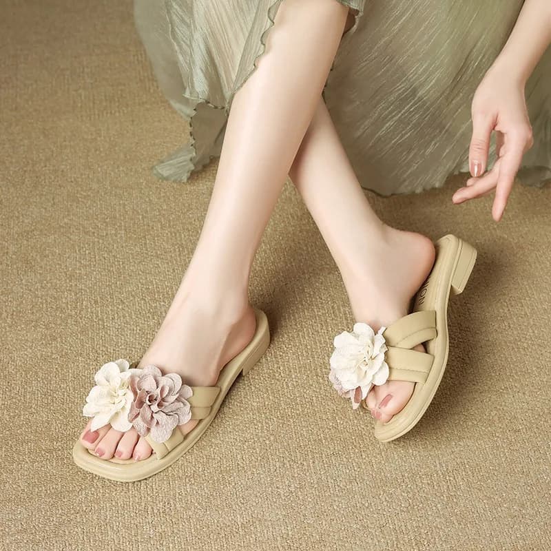 Sandali con Zeppa da Donna 2026 Nuovi Sandali Estivi da Spiaggia con Plateau Ciabatte alla Moda con Fiori Scarpe da Donna con Tacco Medio