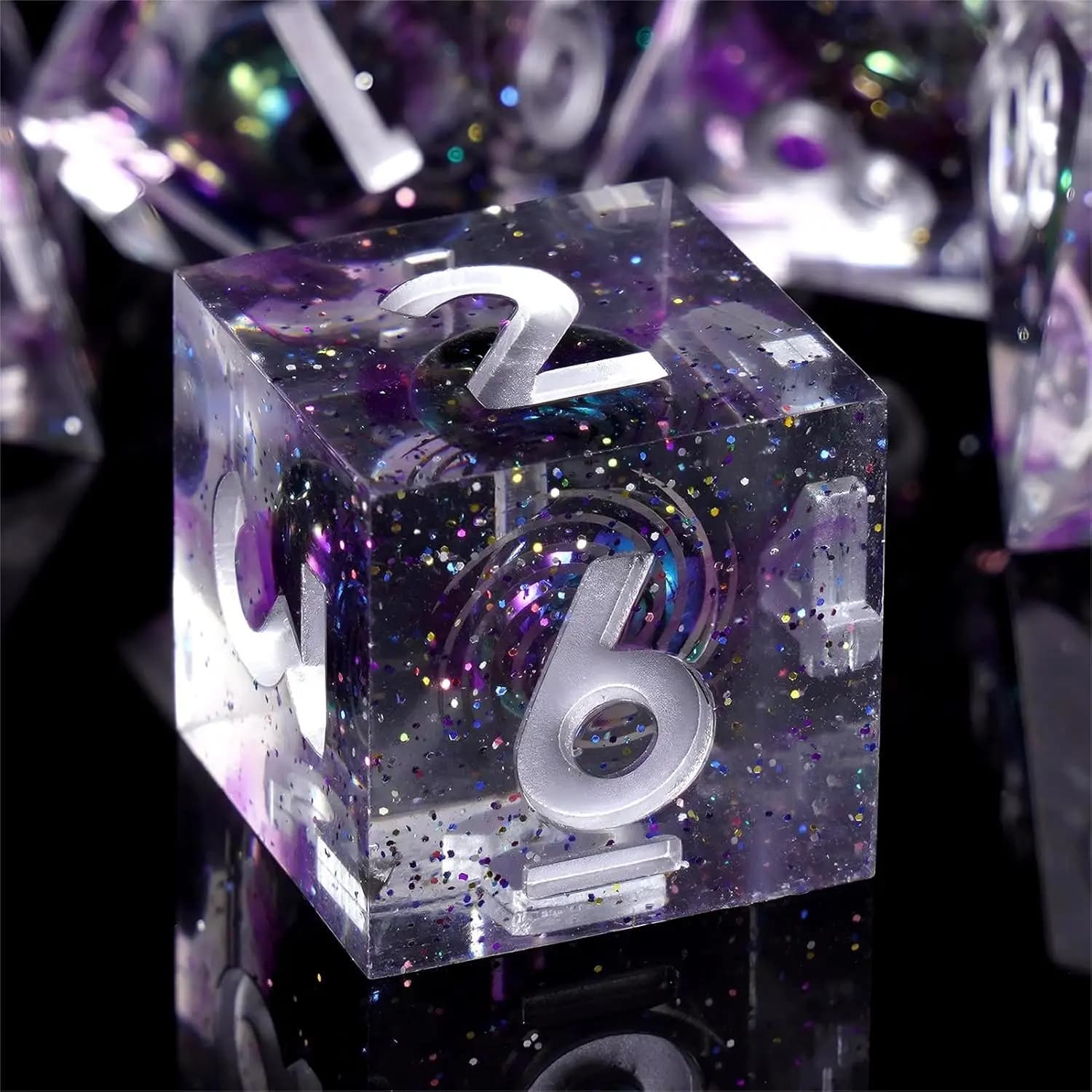 Set di sette dadi in resina trasparente Purple Planet per oggetti di scena per giochi da tavolo Dungeons & Dragons