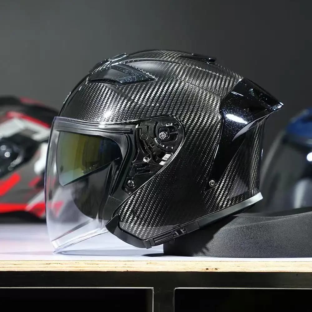 Casco moto ultra-chico 12K nero brillante 3/4 a faccia aperta con doppi visiere e alloggiamento robusto adatto per i pendolari quotidiani urbani