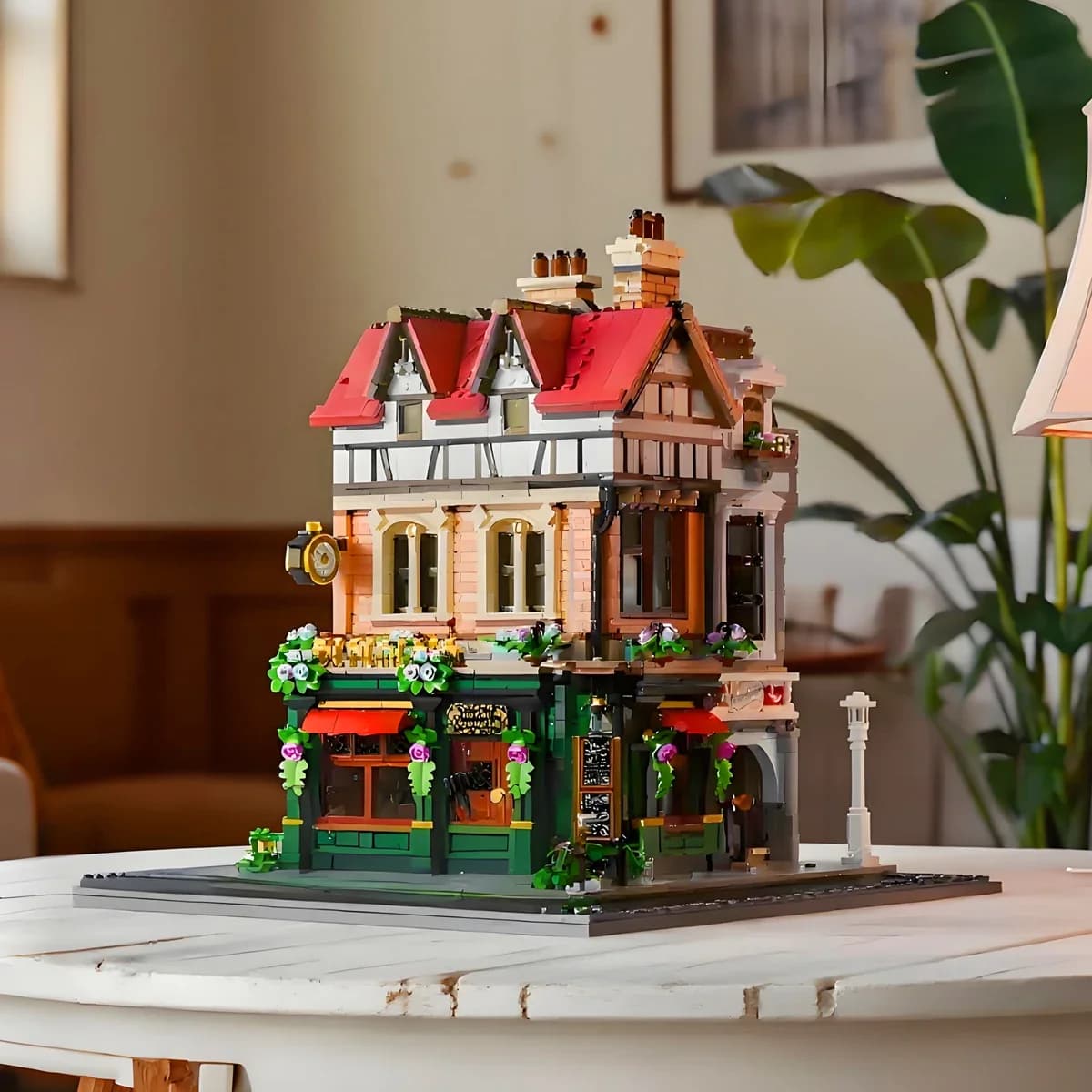 MOC-10350 NUOVA CITY Street Corner MOC-Streetview Tudor Modello Building Block Mattoni Set Giocattoli Regali per feste di Natale Idea Fai da te