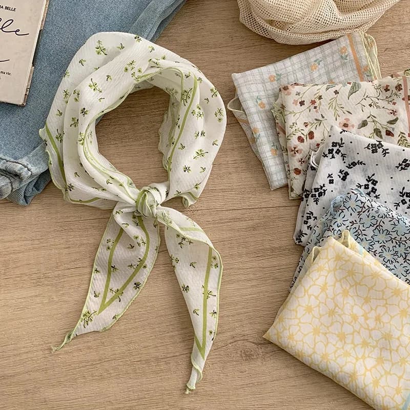 Lightweight Artistic Small Floral Triangle Scarf for Women Summer Travel Thin Chiffon Bandana Neck Scarf Breathable Portable