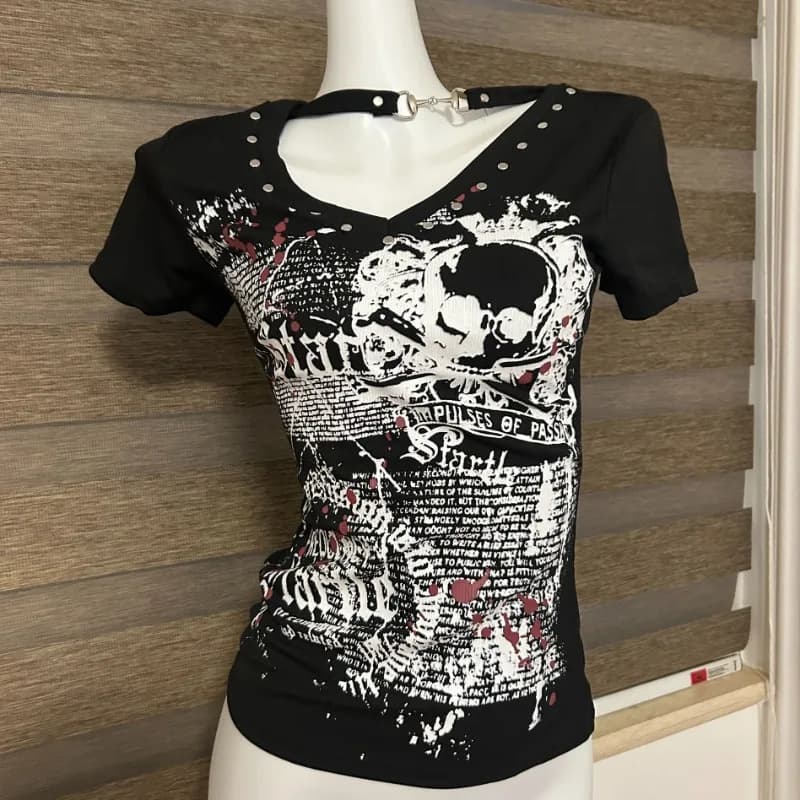 Vintage Punk Y2k Graphic T Shirt Girls V-neck Print T-shirt Women Backless Metal Button Short Sleeve Tops Goth Aesthetic Clothes