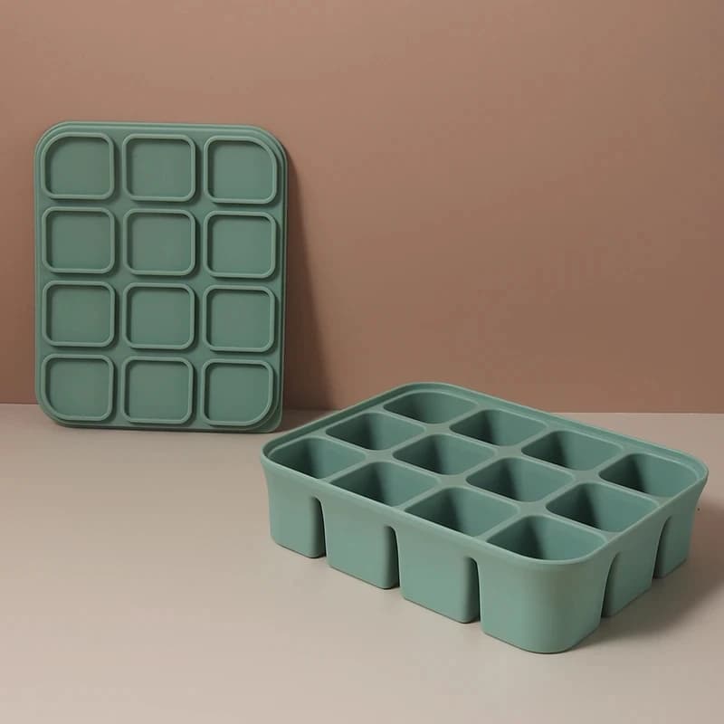 Stampo per cubetti di ghiaccio a 12 griglie Vassoio per cubetti di ghiaccio in silicone Stampo per vassoio quadrato Forme per cubetti di ghiaccio in silicone a rilascio facile Accessori da cucina per bar