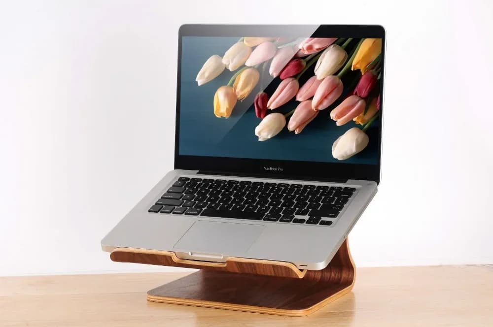 Supporto per laptop in legno di moda per notebook, supporto per laptop per MacBook Air per MacBook Pro, staffa universale in legno per notebook