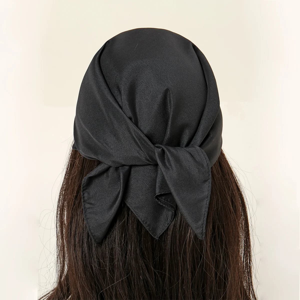 Sciarpa quadrata in poliestere solido per donna Sciarpa Copricapo Sciarpe al collo leggere Bandana per capelli Fazzoletto da collo Hijab musulmano
