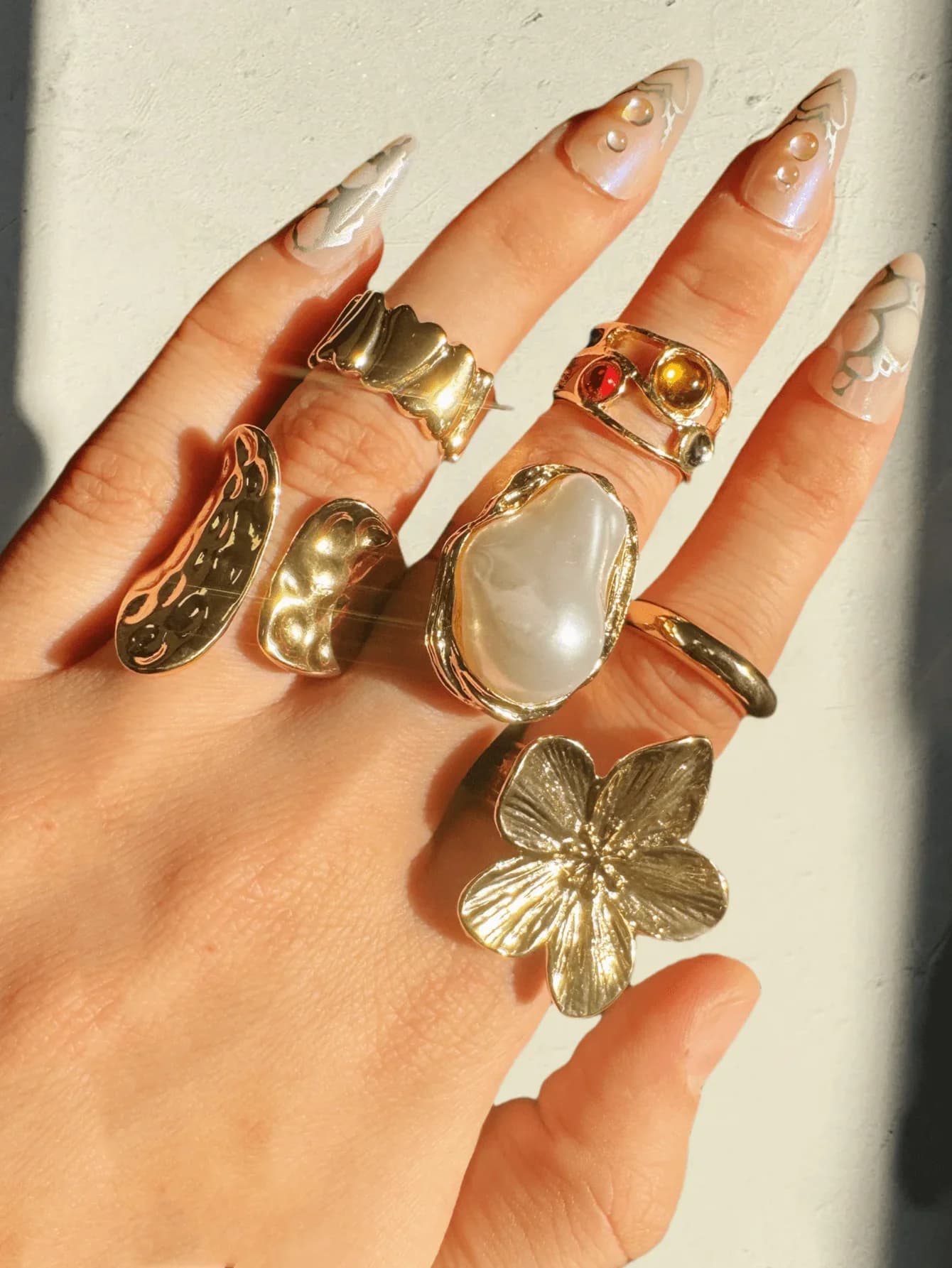 Set di 8 anelli da spiaggia con conchiglie a forma di fiore grande, placcati in oro, anelli asimmetrici alla moda per donna