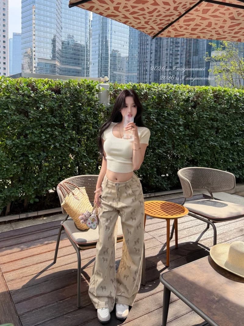 Fashionable Short Sleeve T-Shirt And Jeans Set for Women Slim Fit Shoulder High Waist Straight Leg Pants Summer Outfit Combo