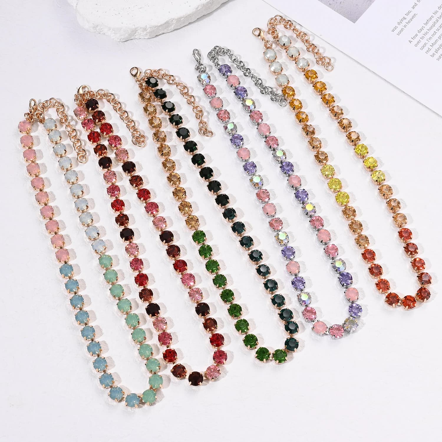 Nuova Collana da Donna con Cristalli Colorati, Chiusura a Moschettone, Catena a Maglie per Ragazze, Gioielli per Feste e Matrimoni, Idea Regalo