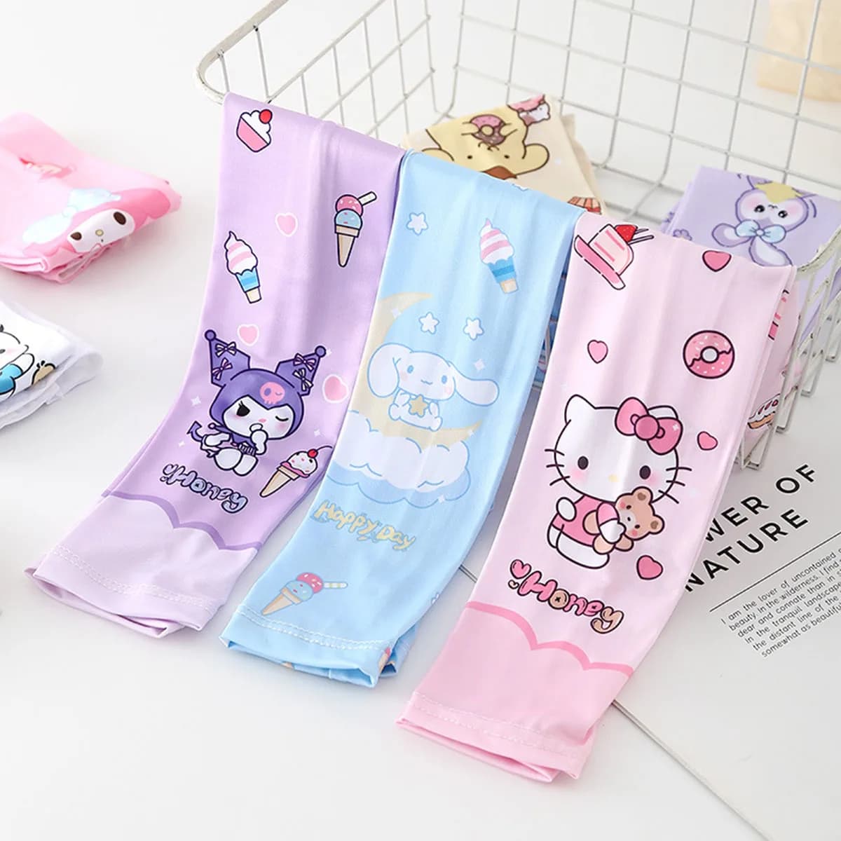 Maniche Protettive Solari Estive per Bambini con Simpatici Cartoni Animati, Protezione UV alla Moda, Traspiranti in Seta Ghiacciata
