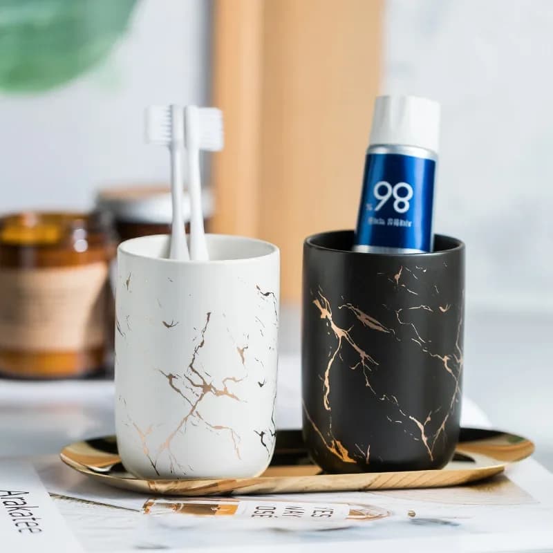 Tazza Creativa in Ceramica Effetto Marmo Placcata Oro per Collutorio, Porta Spazzolini per Coppie, Accessori Bagno, Decorazione Casa