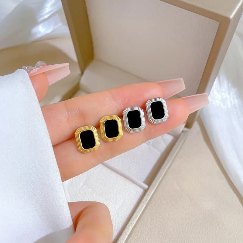 Tutti gli orecchini a bottone quadrati con conchiglia nera geometrica alla moda in acciaio inossidabile per donne e ragazze, accessori per feste quotidiane, regali di gioielli