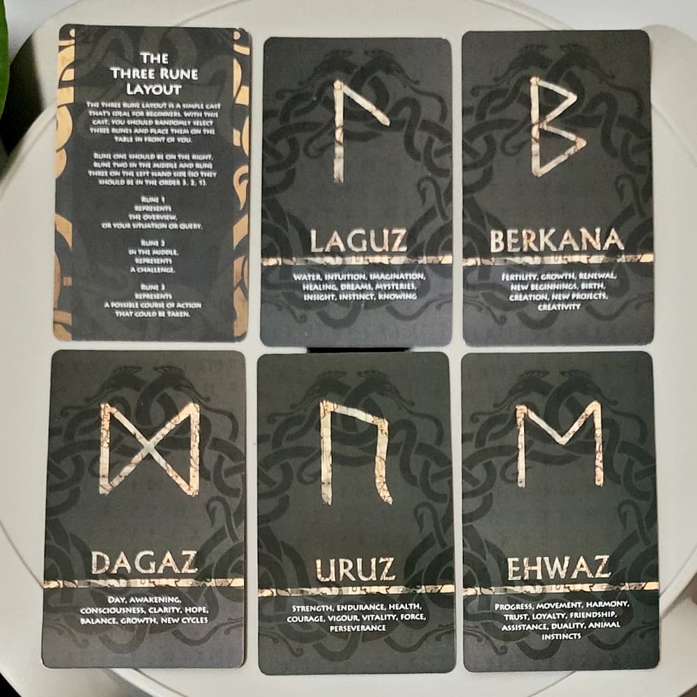 25 carte Oracolo della mitologia norrena per predizione del futuro e meditazione Carte rune Futhark anziane con mediezze - 10,3 * 6 cm