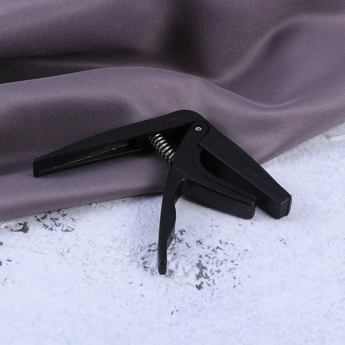 Capo Professionale per Ukulele in Lega di Zinco con Molla, Clip-on per Ukulele Soprano, Concerto e Tenore, con Tastiera Imbottita in Silicone