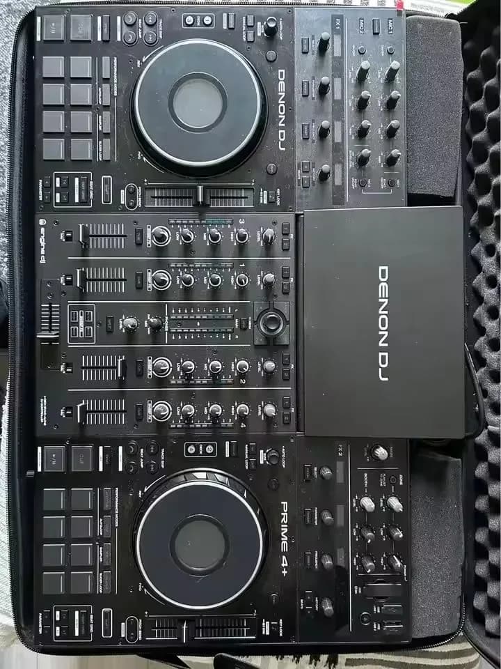 NUOVO PRIME4XUS Prime 4 Sistema Controller DJ Standalone a 4 Deck - con Touchscreen da 10'', Pronto per la Spedizione