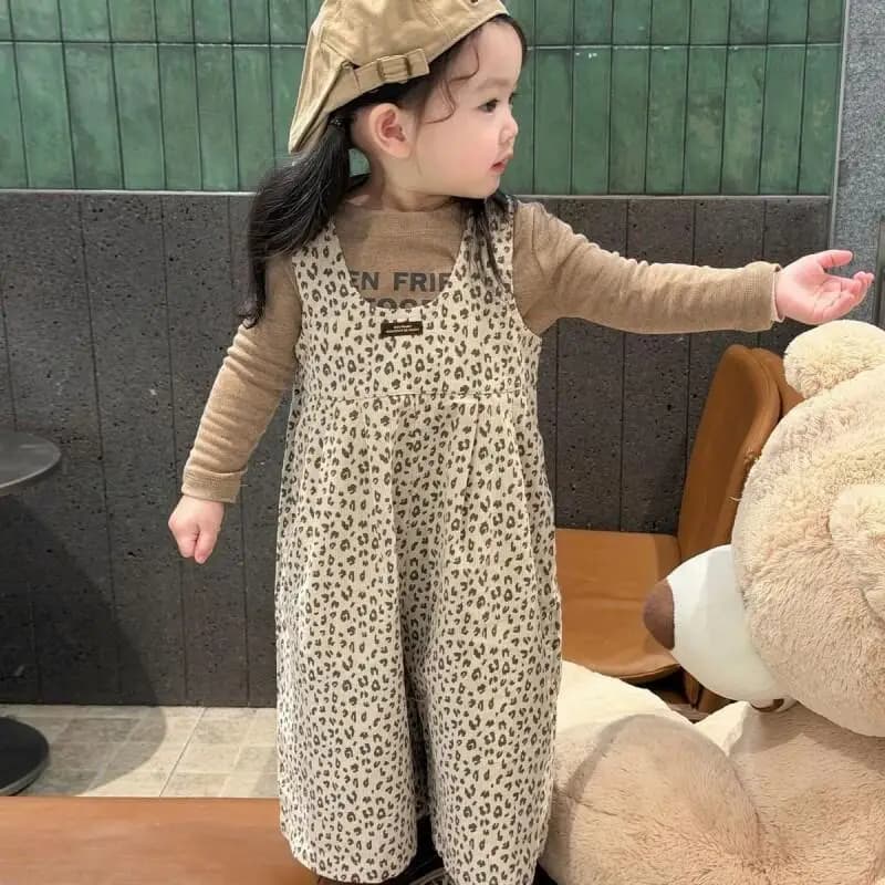 Abbigliamento per bambini Nuovo stile Set due pezzi con stampa leopardata, tuta e camicia in cotone per ragazze, abbigliamento casual primaverile alla moda