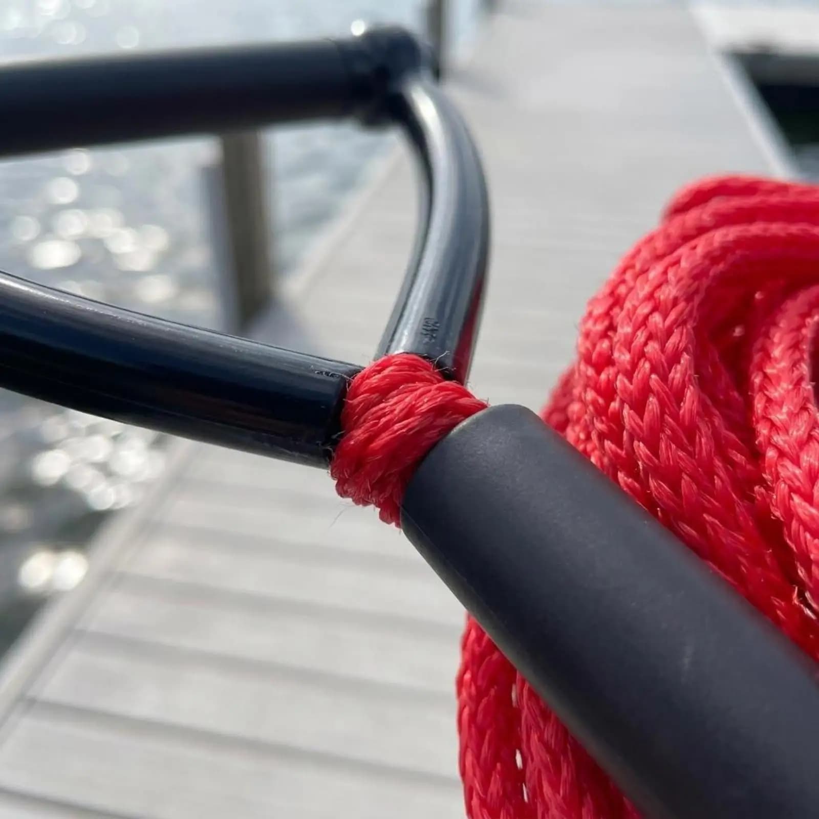 Flexible Aquatic Sports Tow Line Coiled Water Tow Rope Secure Grip Tensioner Cord for Waterskiing Marine Use