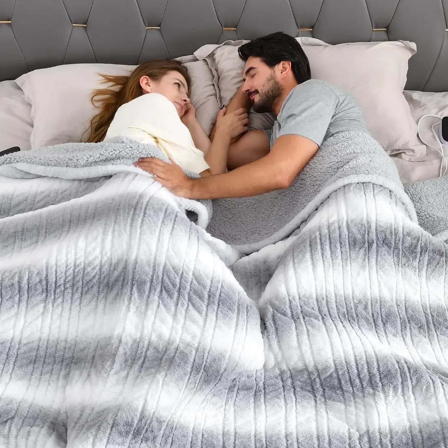 Coperta elettrica King Size 100" x 90" con doppio telecomando, 10 livelli di calore, spegnimento automatico da 1 a 12 ore, in finta pelliccia