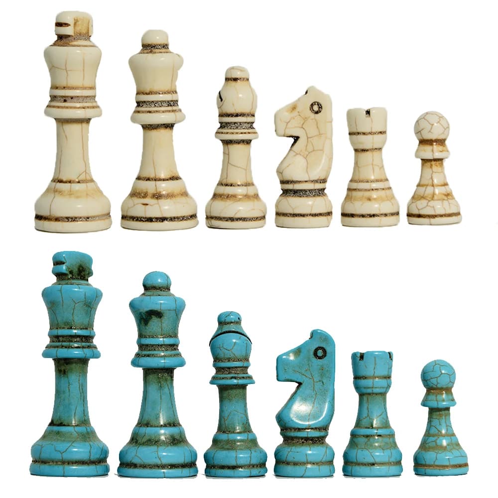 32 nuovissimi pezzi degli scacchi realizzati in blu bianco e turchese, adatti per feste, famiglie e riunioni di giochi da tavolo e giocattoli degli scacchi
