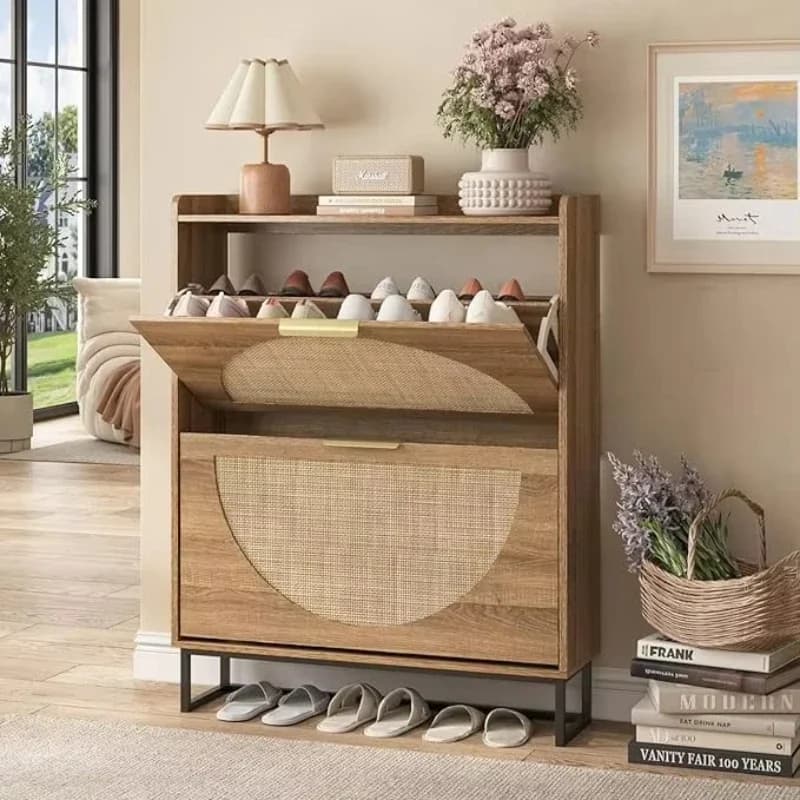 Mobiletto Portascarpe Autoportante in Rattan con 2 Cassetti Ribaltabili in MDF, Organizer per Ingresso con Maniglia Dorata e Gambe Metalliche Nascoste