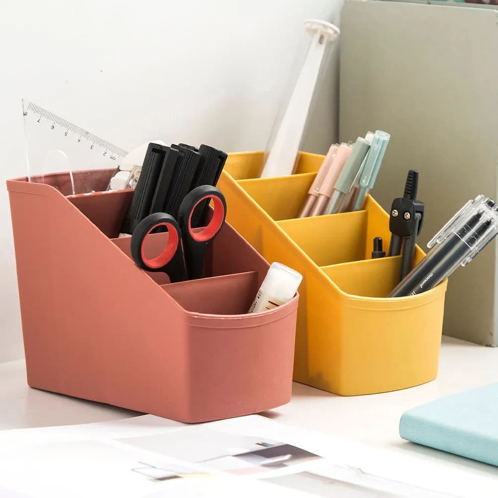 Organizer da Scrivania Trapezoidale a 4 Scomparti in PP Premium, Contenitore Portaoggetti da Tavolo per Telecomandi, Ufficio, Casa, Scuola, Trucchi