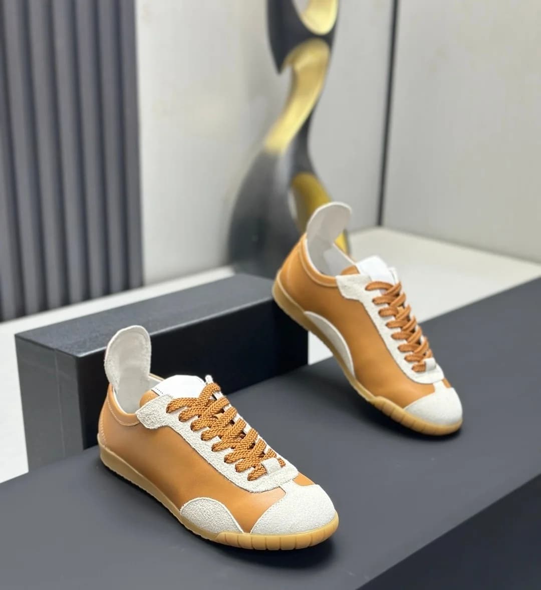 Luxury Brand Hiking Shoes Commuter Shoes Flats Shoes Casual Sneakers Genuine Leather Simple Yet Stylish Effortlessly Versatile