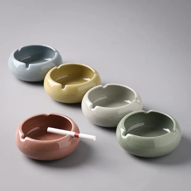 Posacenere in ceramica Crepa di ghiaccio fatta a mano Decorativo moderno Hotel Vassoio di cenere Soggiorno Desktop Posacenere semplici Decorazione della casa