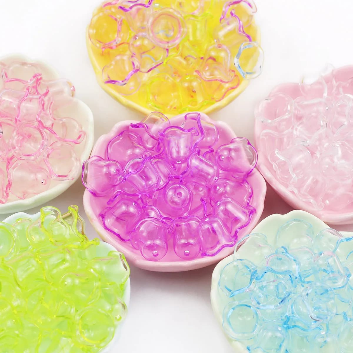 20pcs 15-18mm White Purple color Flower shape Plastic wind chime For Jewelry Making Bracelet Necklace Eardrop DIY Accessories