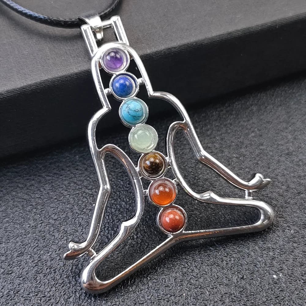 Vendita calda transfrontaliera Chakela cristallo naturale colorato yoga meditazione forma pendente collana pendente accessori di abbigliamento