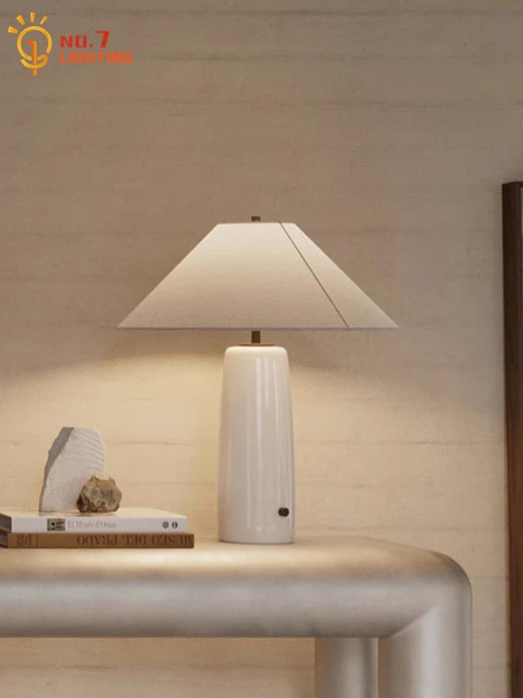 Lampada da tavolo in marmo medievale di design italiano LED E27 Wabi-sabi Retro bianco/grigio Luci da scrivania Camera da letto Comodino Soggiorno/Modello Room Bar