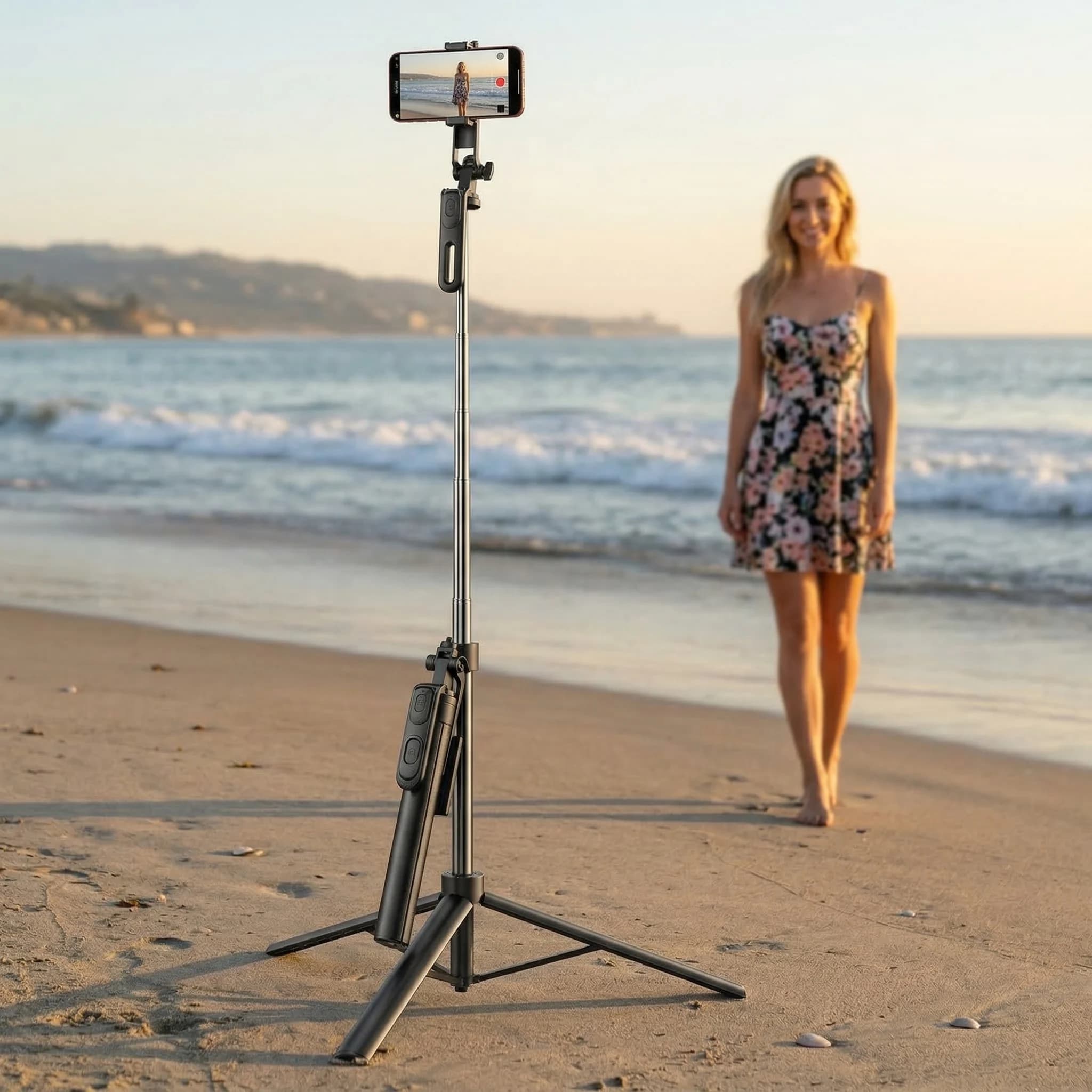 Bastone Selfie Pieghevole Multifunzione da 69 Pollici con Telecomando Wireless e Rotazione a 360° ° Supporto Girevole per Fotocamera iPhone e Android per Vlogging