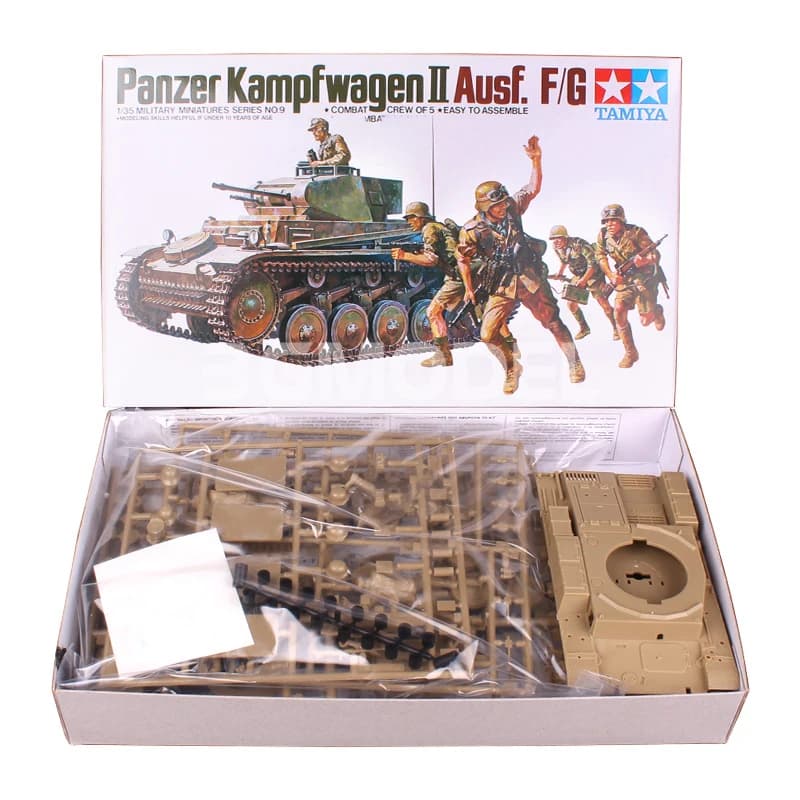 Kit modello serbatoio TAMIYA 1/35 35009 Veicolo blindato tedesco Kampfwagen II Ausf rapporto F/G