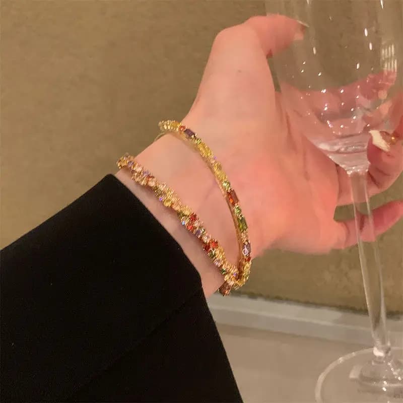Impilateli e indossateli con grande stile! Bracciale in zircone colorato con design a spirale per donna, gioiello alla moda