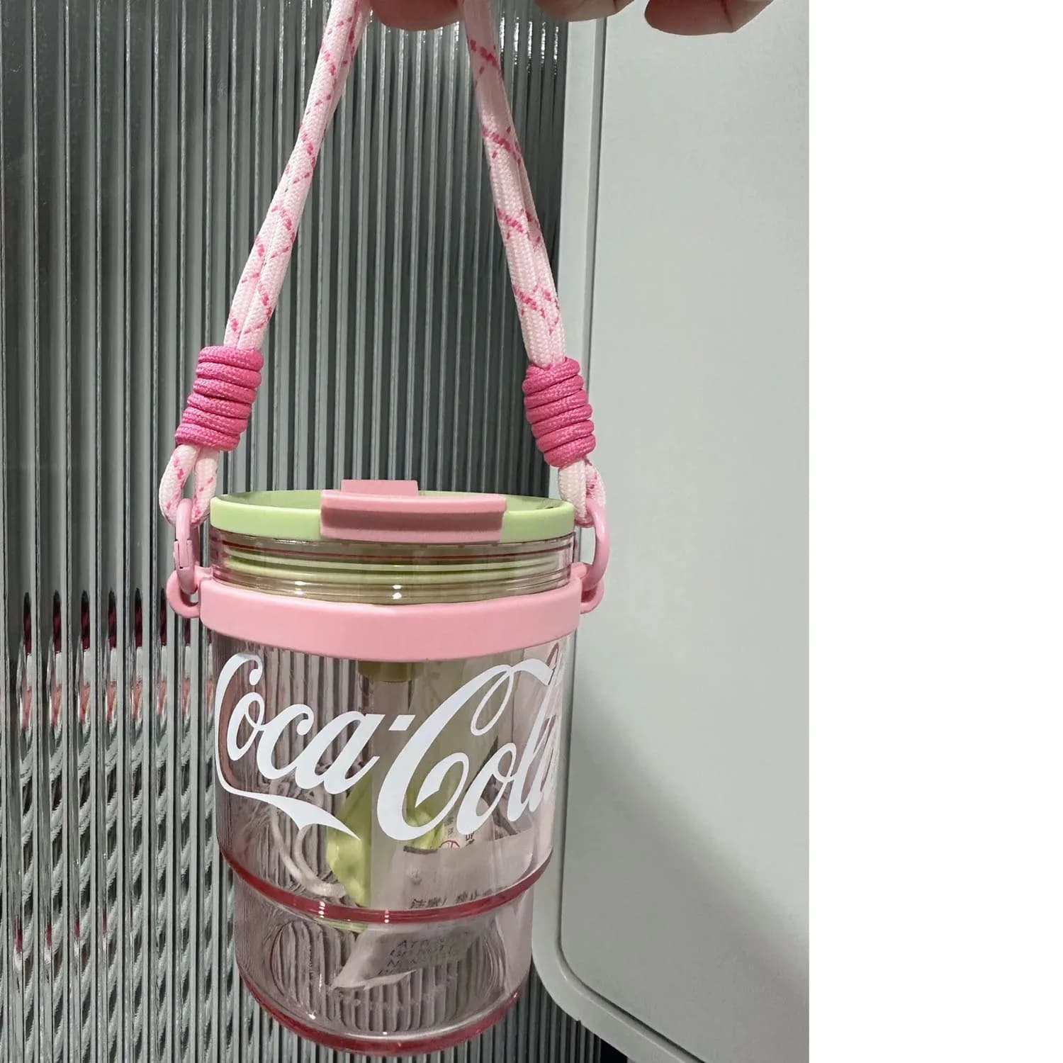 Cinghia Porta Bottiglia in Silicone Morbido, Supporto Universale Portatile per Bottiglie da 8-40 oz, Accessorio per Escursionismo, Campeggio e Fitness