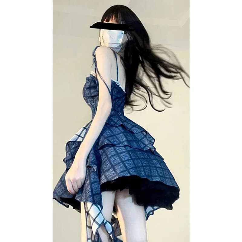 Retro Style Polka Dot Halter Dress Women's Early Spring 2026 New Waist Cinching Puffy Skirt Cotton Material Sleeveless Dress