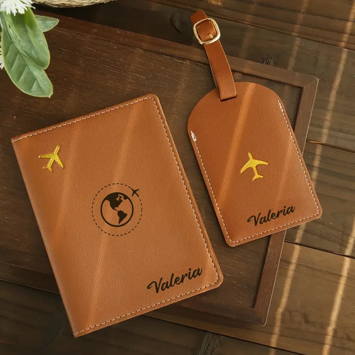 Set Porta Passaporto e Etichetta Bagaglio in Pelle con Motivo Floreale (2 Pezzi), Porta Biglietti da Visita con Lettere Dorate, Porta Documenti da Viaggio Pieghevole