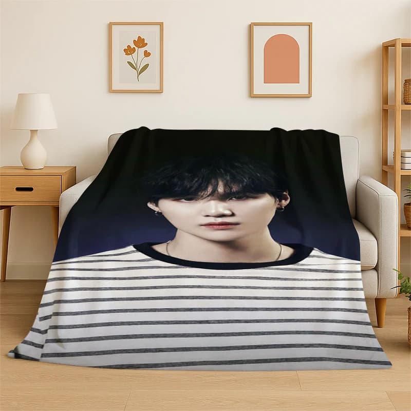 Coperta in flanella Kpop B-BTS SUGA Agust D Yoon Gi, morbida e calda, per camera da letto, soggiorno, letto, viaggi, campeggio, picnic, regalo