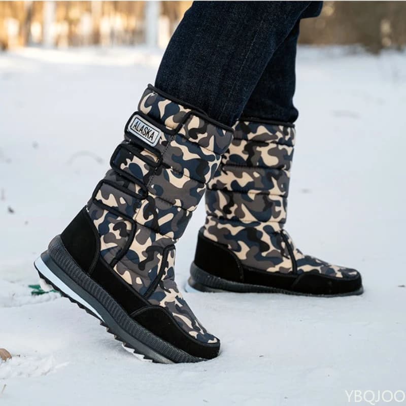 Grandi stivali da neve da uomo resistenti al vento e al freddo con pile spesso per il calore Stivali da uomo alti con suola spessa mimetica