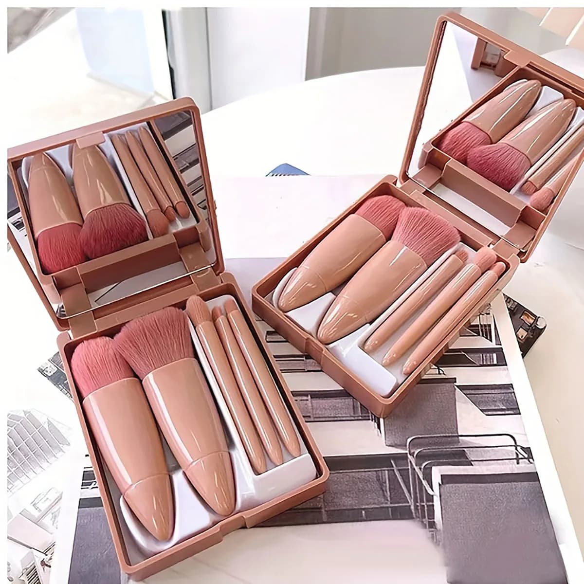 Set di pennelli per trucco portatili da 5 pezzi con specchio - Kit da viaggio pieghevole, mini set di pennelli per trucco da viaggio