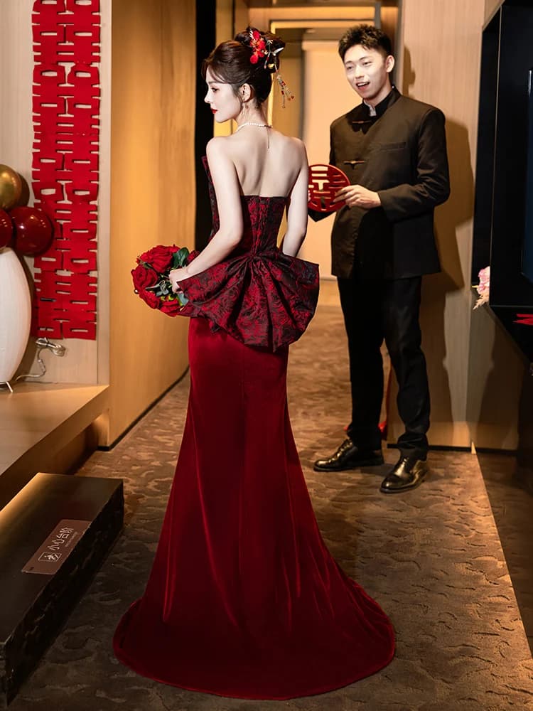 Abito da Sposa Rosso Elegante Ricamato per Festa di Fidanzamento Banchetto Estivo Nuovo Arrivo Affascinante Gonna a Coda di Pesce