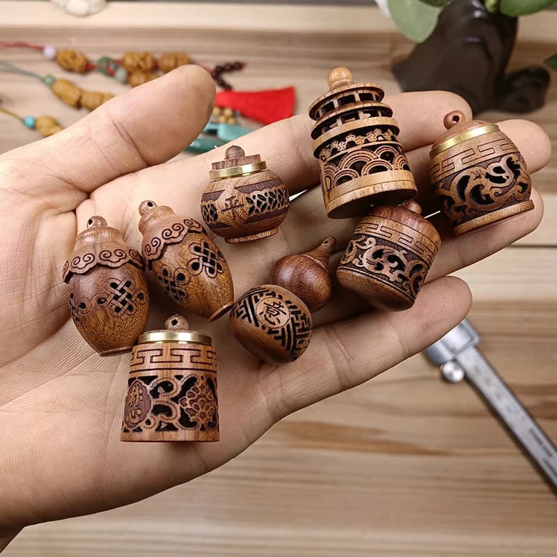 3Pcs Small Wooden Bottle Hollow Carved Aromatherapy Mini Vase Pagoda Car Hanging Decor Fragrance Diffuser Sealed Jar Pendant