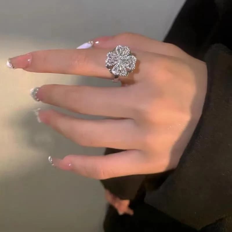 Four-leaf Clover Lucky Light Luxury High-grade Full Diamond Flower Opening Fashion Distinctive Rotating Niche Design Ring