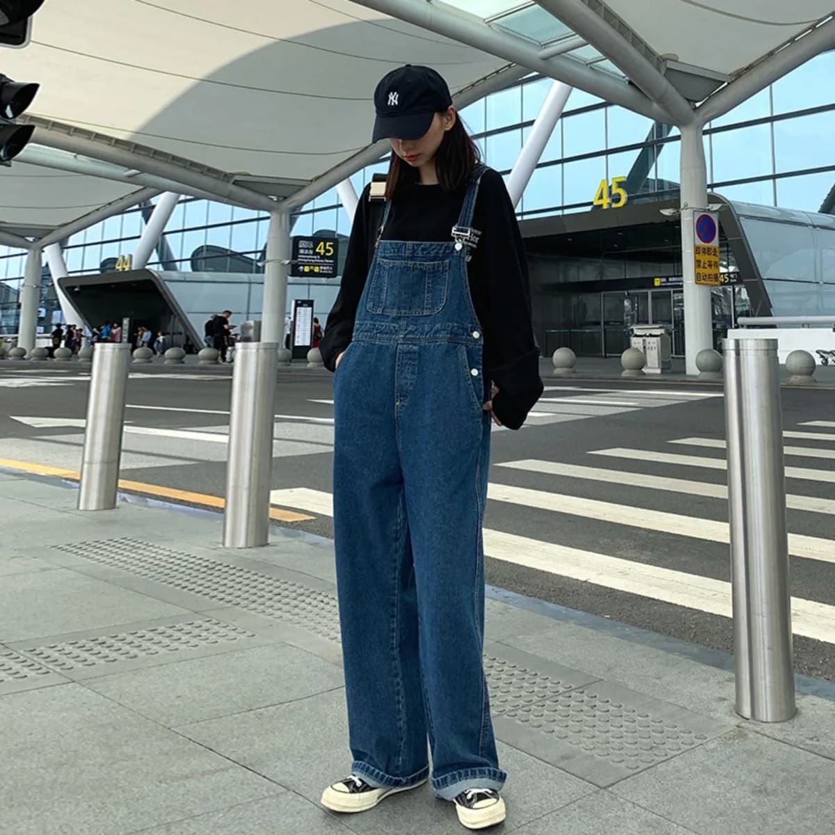 Nuovi Pantaloni Casual da Donna 2026 con Gamba Larga e Bretelle, Salopette in Denim con Tasche e Ganci, Adatti per Tutte le Stagioni