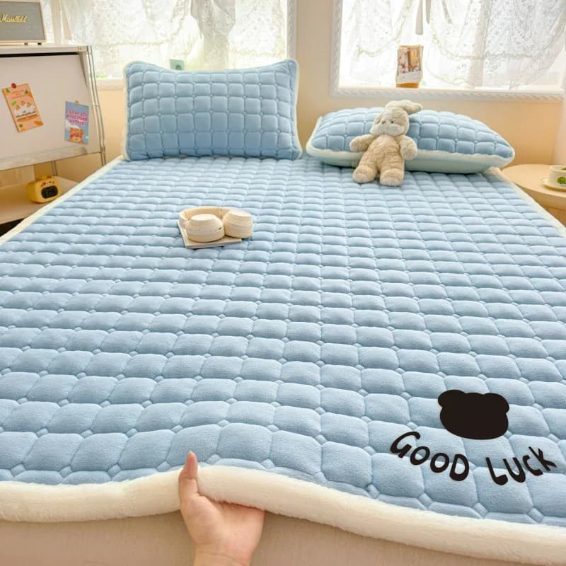 2025 Coprimaterasso invernale spesso caldo Dormitorio per studenti Copriletto sottile Copriletto in peluche Coprimaterasso morbido Coprimaterasso antiscivolo