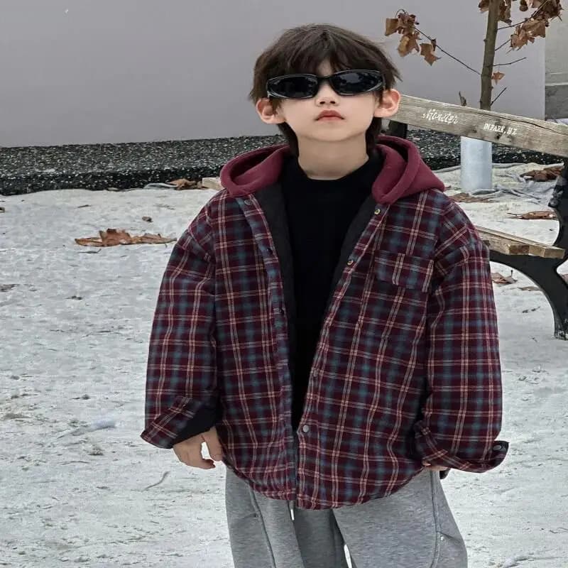 Abbigliamento per Bambini alla Moda, Versione Coreana Autunno 2025, Nuovo Articolo in Cotone Spesso con Cappuccio e Motivo a Quadri, Giacca Calda e Trendy per Ragazzi