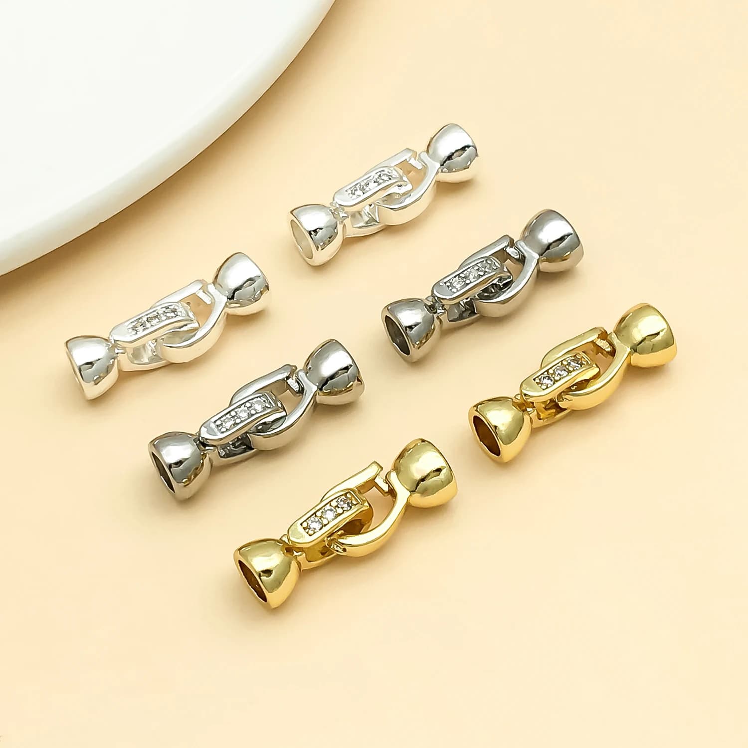 2 pz. ciondoli per orecchini fai da te in rame placcato oro 18k con zirconi, design finale, per creazione gioielli, bracciali e collane