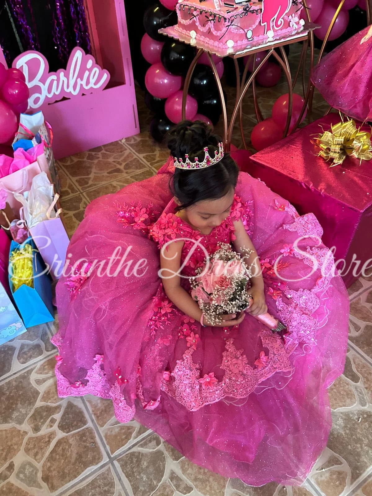 Abito da ragazza di fiore rosa rosa per matrimonio Tulle 3d Applique in pizzo Festa di compleanno per bambini Abiti da ballo per prima comunione personalizzati
